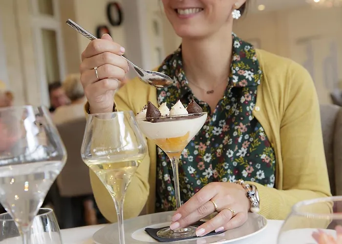 Chateau De Breuil Bed & Breakfast Bruyeres-et-Montberault