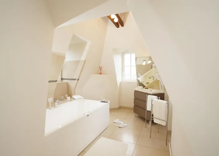 Chateau De Breuil * Bruyères-et-Montbérault