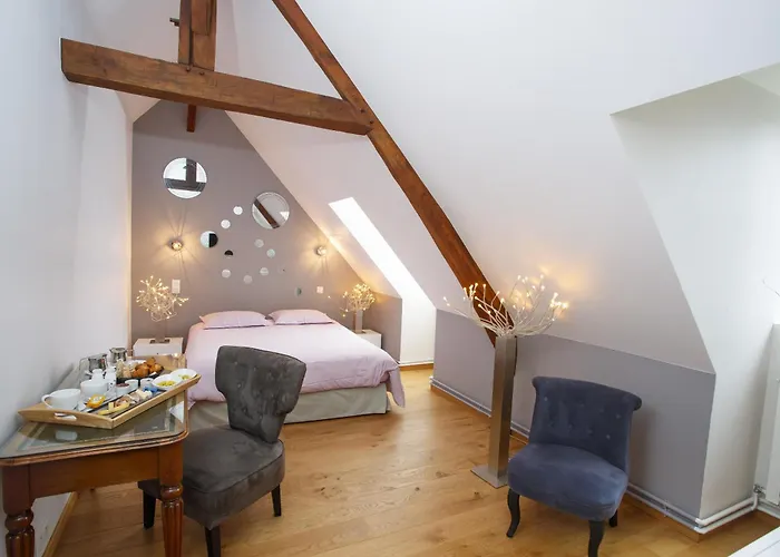 Chateau De Breuil Bed & Breakfast *