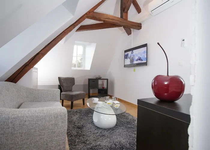 Chateau De Breuil Bed & Breakfast *